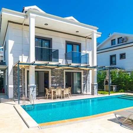 4 Bedroom Holiday Villa In Hisaroenue Oeluedeniz- Gold Rose フェティエ エクステリア 写真