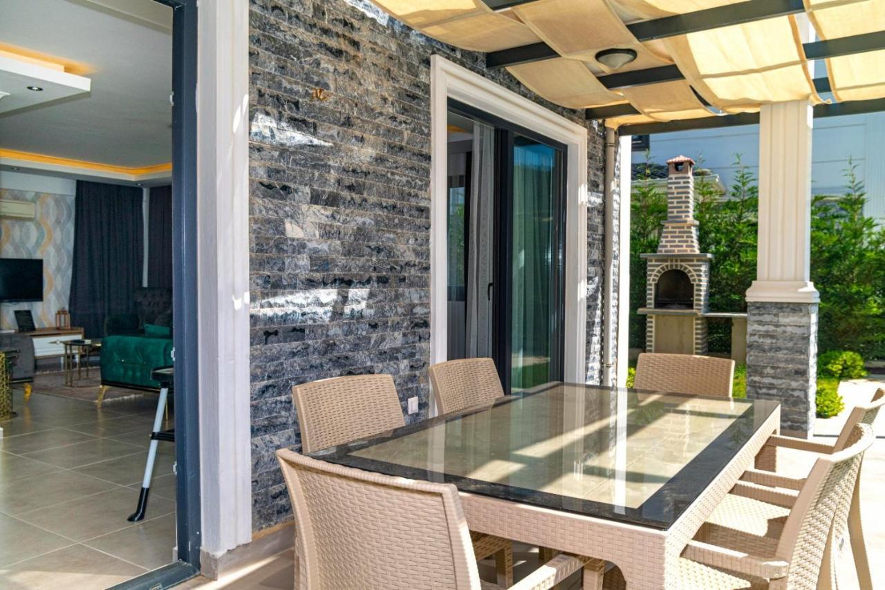 4 Bedroom Holiday Villa In Hisaroenue Oeluedeniz- Gold Rose フェティエ エクステリア 写真