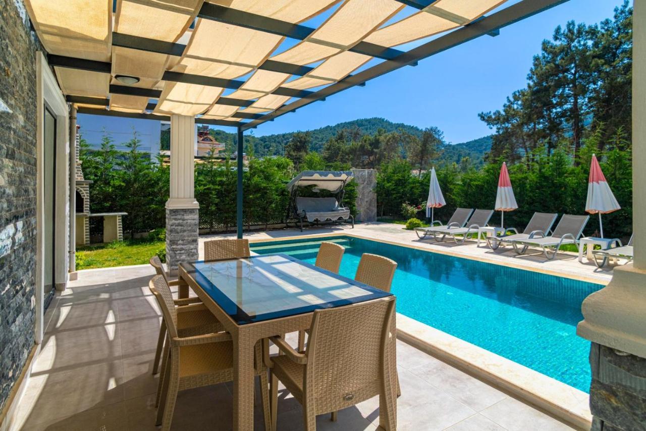 4 Bedroom Holiday Villa In Hisaroenue Oeluedeniz- Gold Rose フェティエ エクステリア 写真