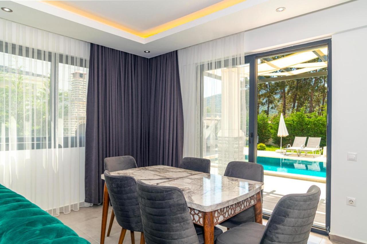 4 Bedroom Holiday Villa In Hisaroenue Oeluedeniz- Gold Rose フェティエ エクステリア 写真