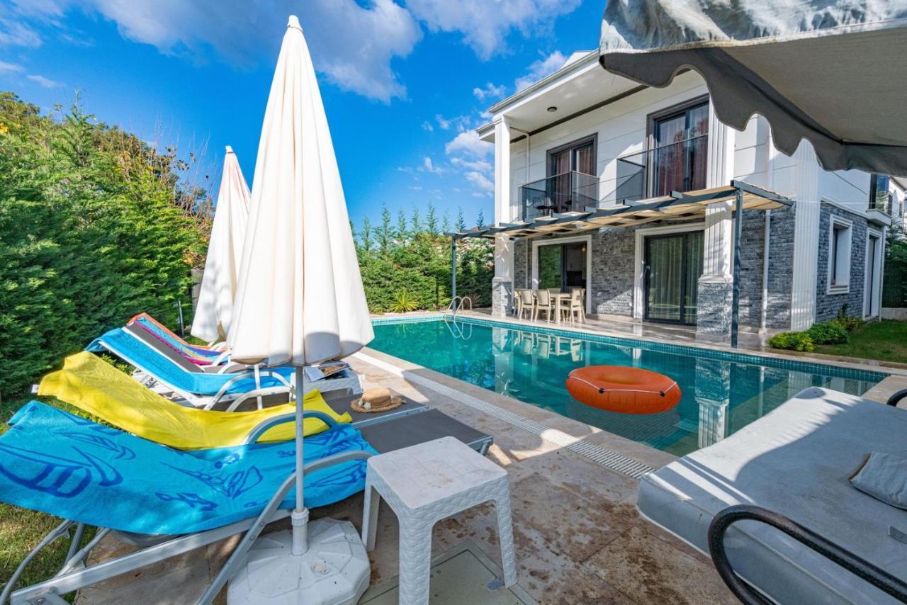 4 Bedroom Holiday Villa In Hisaroenue Oeluedeniz- Gold Rose フェティエ エクステリア 写真