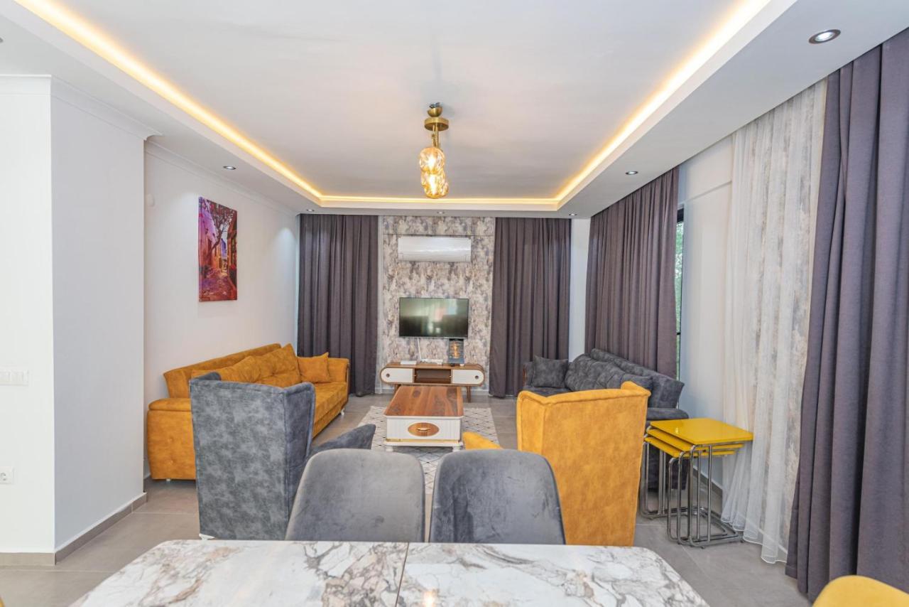 4 Bedroom Holiday Villa In Hisaroenue Oeluedeniz- Gold Rose フェティエ エクステリア 写真