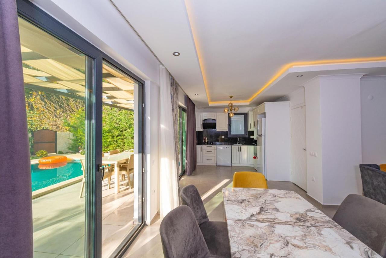 4 Bedroom Holiday Villa In Hisaroenue Oeluedeniz- Gold Rose フェティエ エクステリア 写真