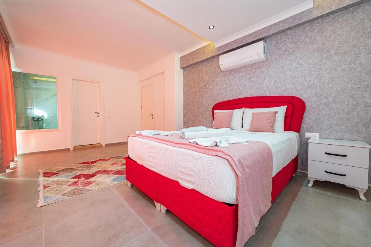 4 Bedroom Holiday Villa In Hisaroenue Oeluedeniz- Gold Rose フェティエ エクステリア 写真