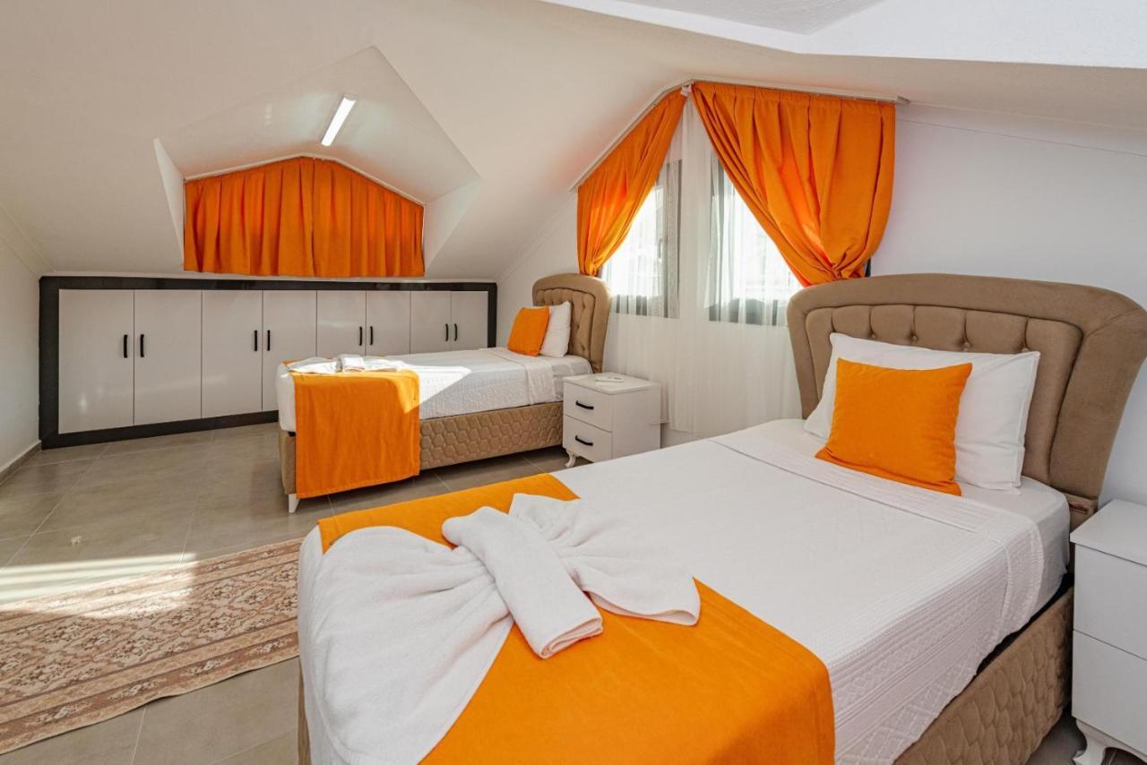 4 Bedroom Holiday Villa In Hisaroenue Oeluedeniz- Gold Rose フェティエ エクステリア 写真