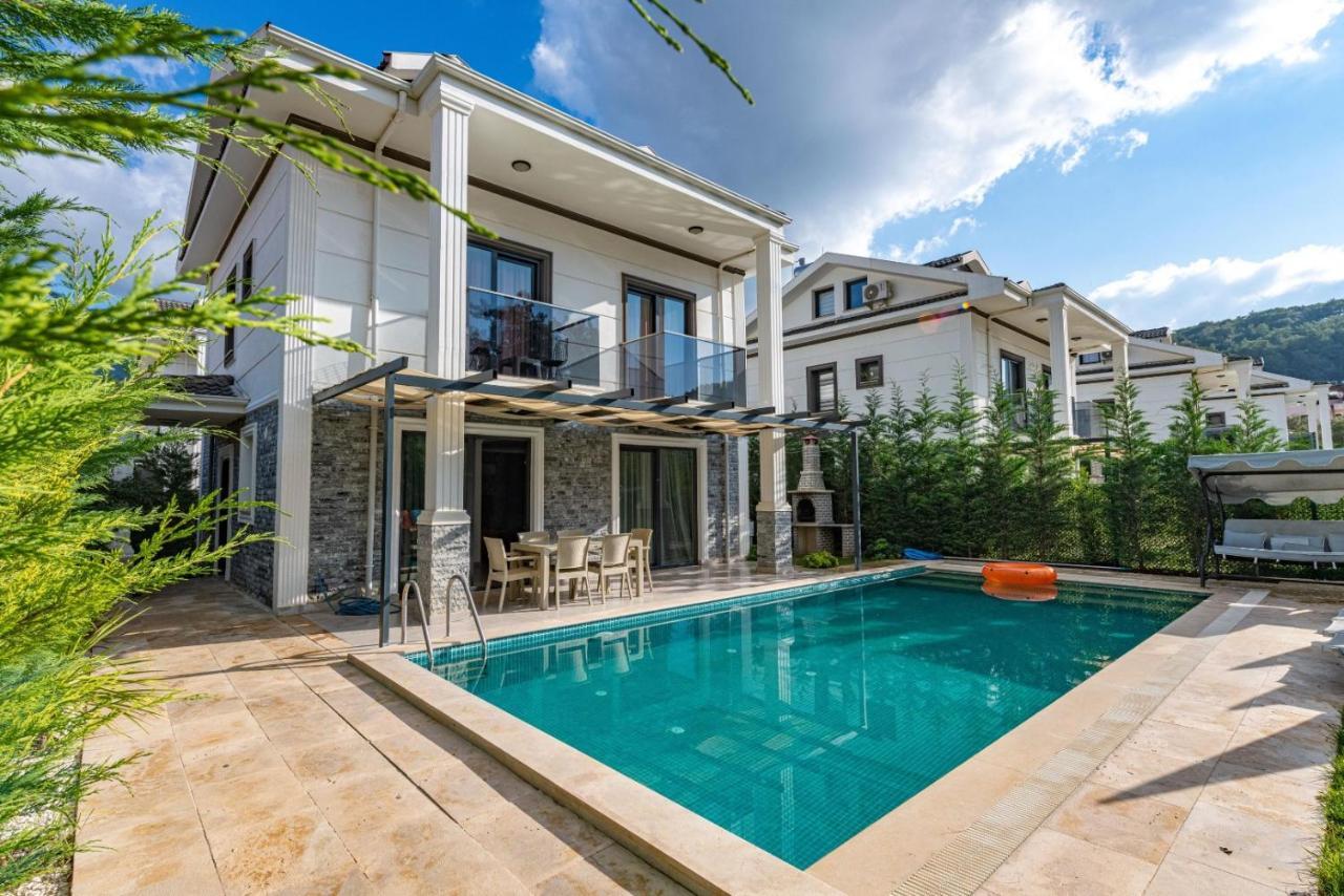 4 Bedroom Holiday Villa In Hisaroenue Oeluedeniz- Gold Rose フェティエ エクステリア 写真
