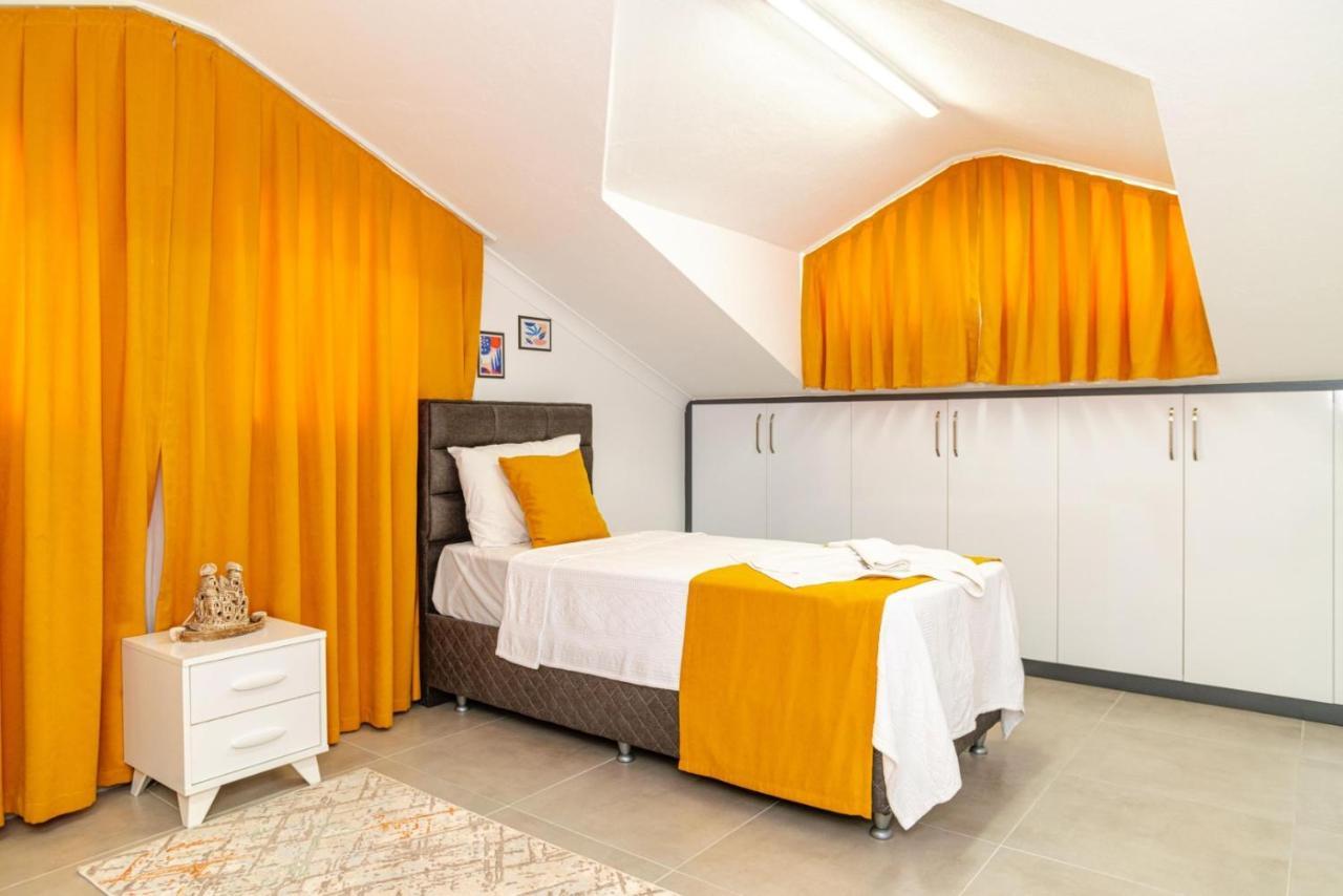 4 Bedroom Holiday Villa In Hisaroenue Oeluedeniz- Gold Rose フェティエ エクステリア 写真