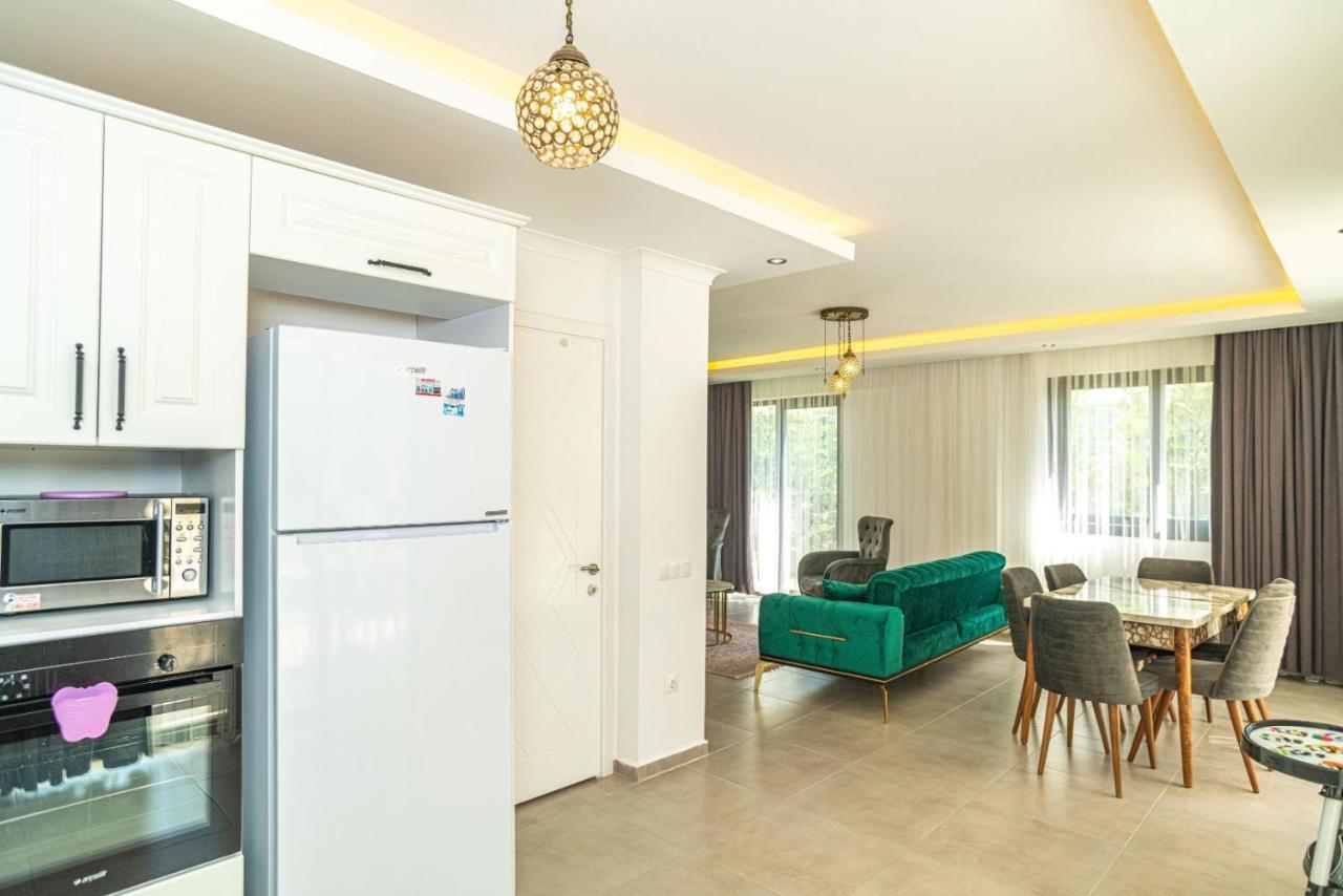 4 Bedroom Holiday Villa In Hisaroenue Oeluedeniz- Gold Rose フェティエ エクステリア 写真
