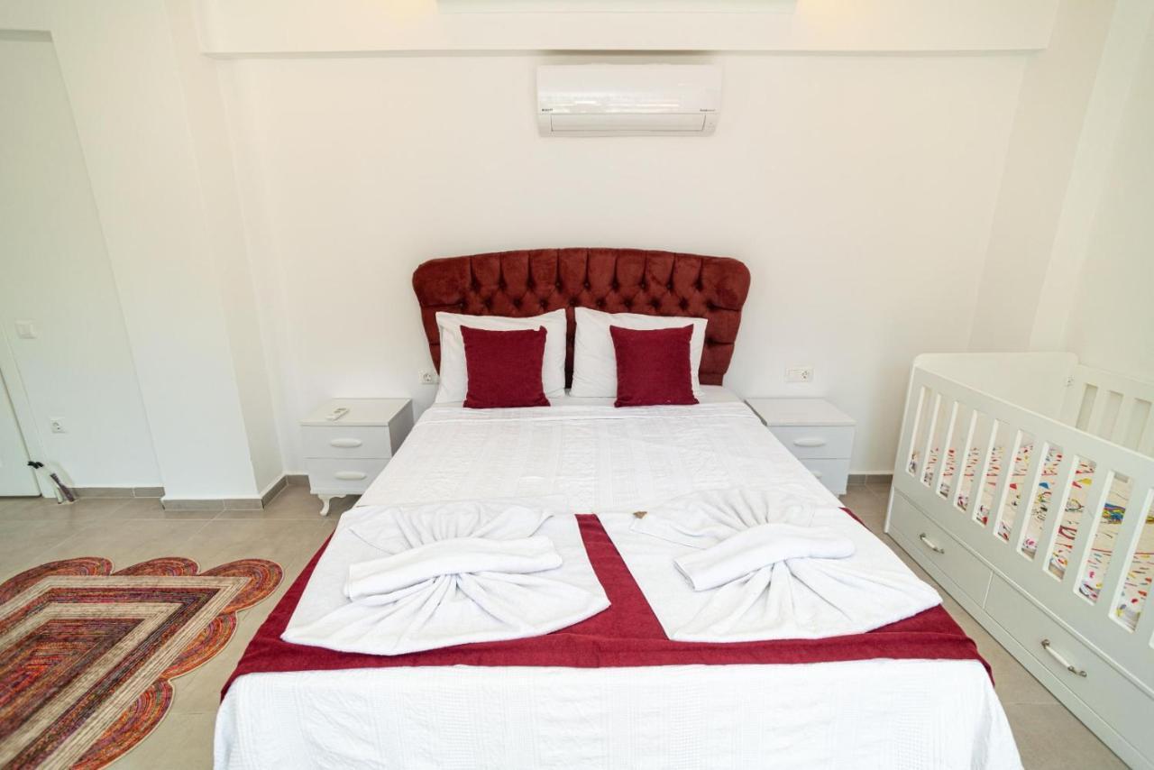 4 Bedroom Holiday Villa In Hisaroenue Oeluedeniz- Gold Rose フェティエ エクステリア 写真